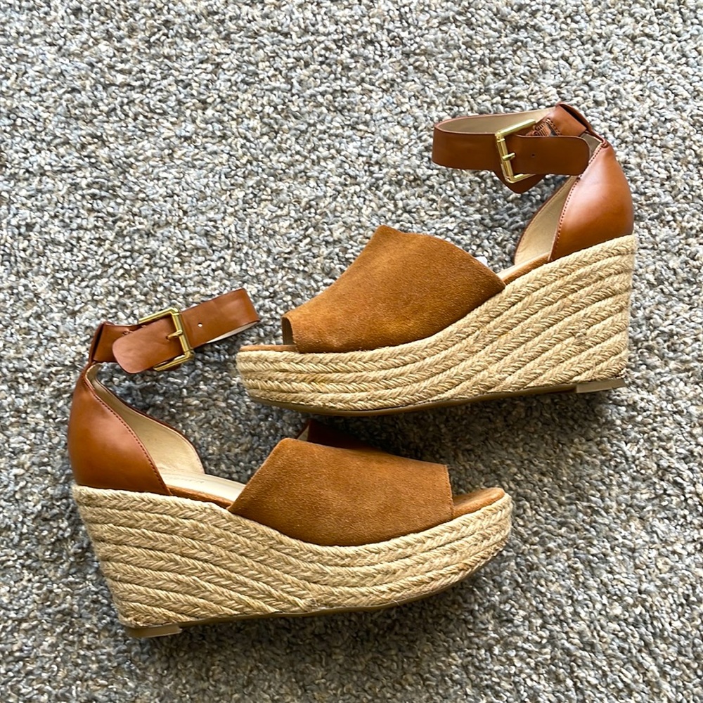 Marc Fisher camel nude wedges espadrilles US 10